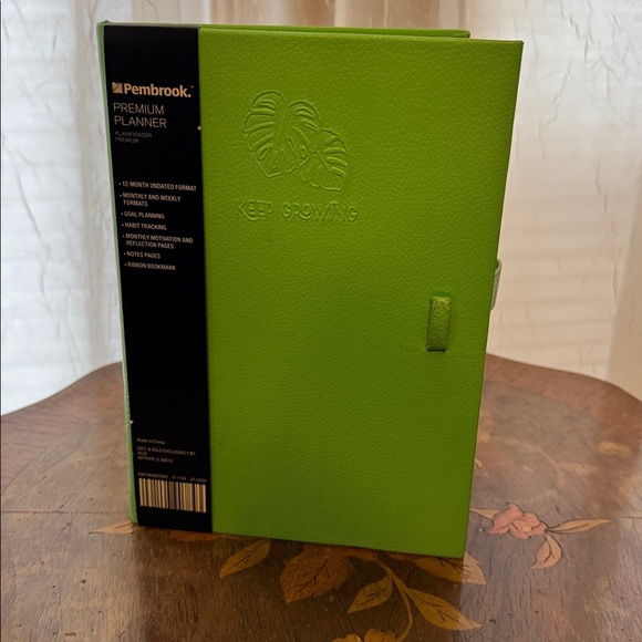 Pembrook Green Premium Planner - Picture 6 of 6